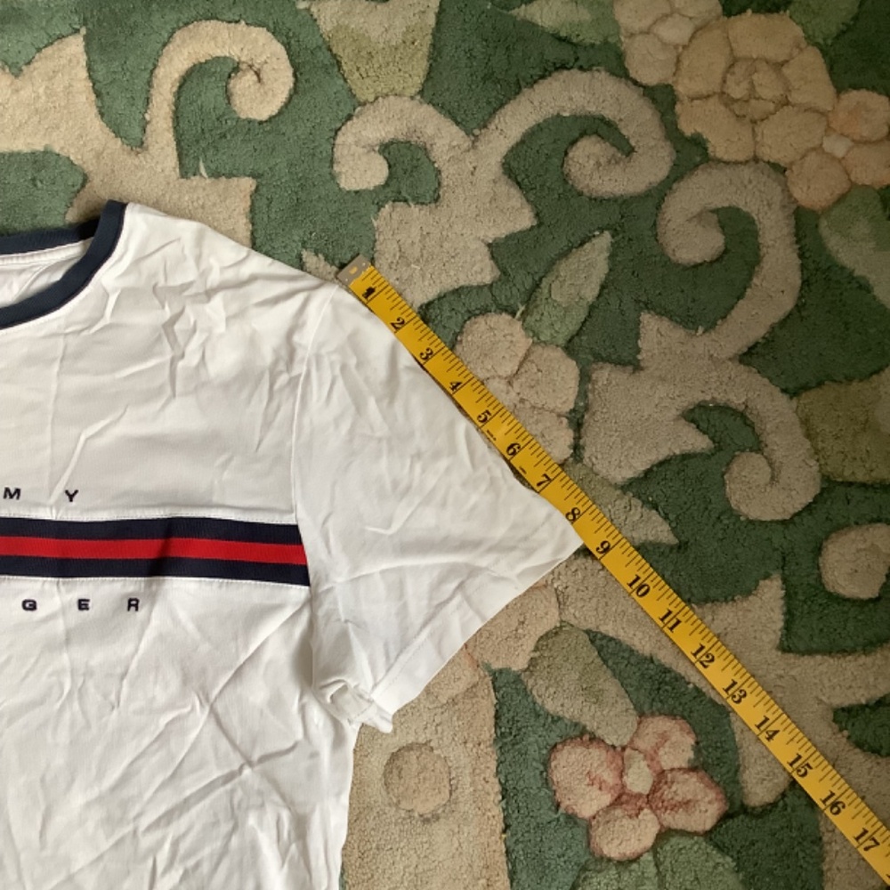 Tommy Hilfiger Cross Body Logo T Shirt - Picture 5 of 6